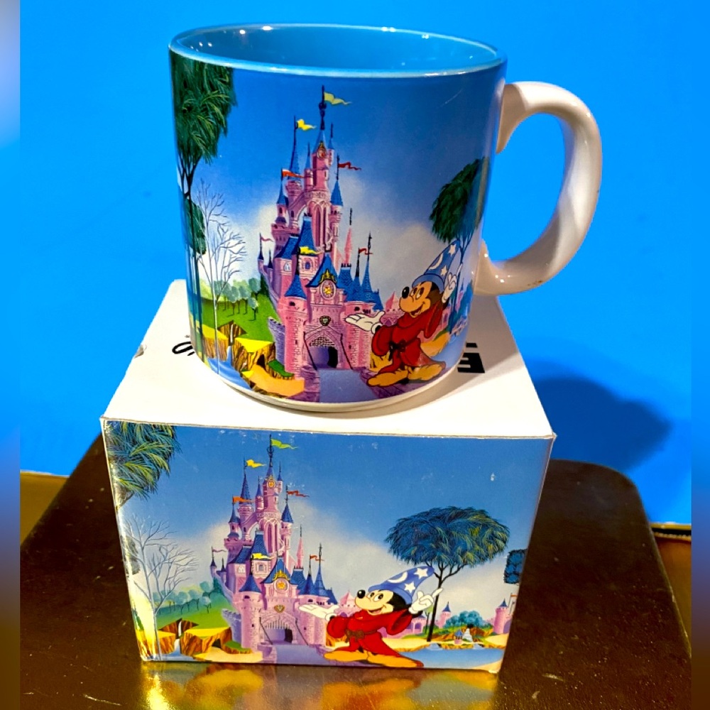 EURO DISNEY DISNEY STORE MUG COMMEMORATES THE OPENING OF EURO APRIL 12,1992 RARE